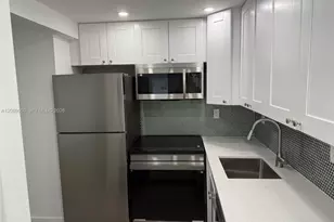 926 Michigan Ave, Miami Beach, FL 33139 - Photo 3
