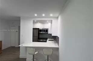 926 Michigan Ave, Miami Beach, FL 33139 - Photo 1