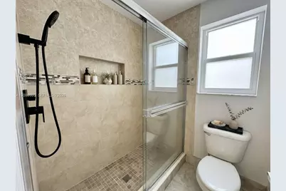 811 NW 155th Ter, Pembroke Pines, FL 33028 - Photo 19