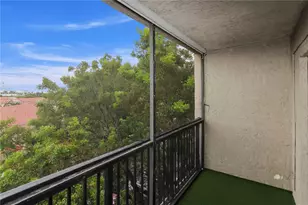 8005 Lake Dr, Doral, FL 33166 - Photo 21