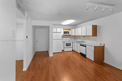 8005 Lake Dr #410, Doral, FL 33166 - Photo 9