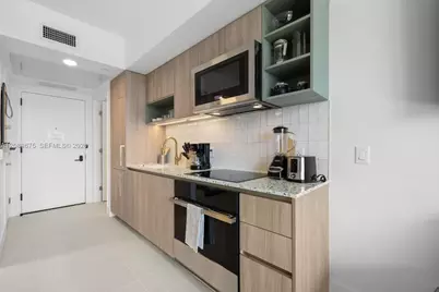 159 NE 6th St #3206, Miami, FL 33132 - Photo 9