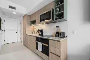 159 NE 6th St, Miami, FL 33132 - Photo 9