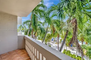 90 Edgewater Dr, Coral Gables, FL 33133 - Photo 35