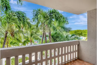 90 Edgewater Dr #327, Coral Gables, FL 33133 - Photo 5