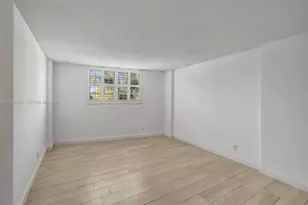 90 Edgewater Dr, Coral Gables, FL 33133 - Photo 21