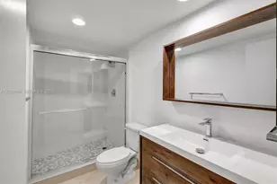 90 Edgewater Dr, Coral Gables, FL 33133 - Photo 17