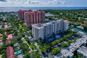 90 Edgewater Dr, Coral Gables, FL 33133 - Photo 39