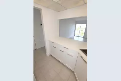 4550 NW 9th St #808E, Miami, FL 33126 - Photo 3