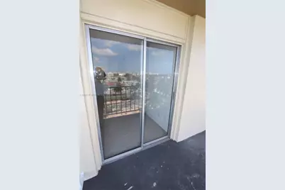4550 NW 9th St #808E, Miami, FL 33126 - Photo 9