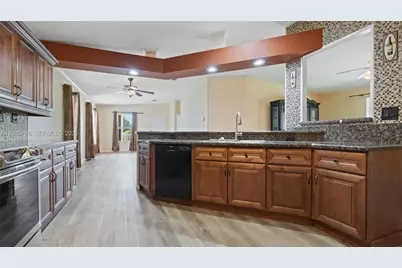 6515 Colonial Dr, Margate, FL 33063 - Photo 3