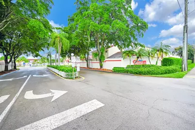 2414 San Remo Cir, Homestead, FL 33035 - Photo 41