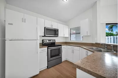 2414 San Remo Cir, Homestead, FL 33035 - Photo 13