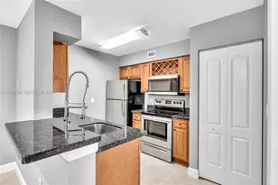 2820 N Oakland Forest Dr, Oakland Park, FL 33309 - Photo 7
