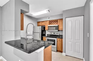 2820 N Oakland Forest Dr, Oakland Park, FL 33309 - Photo 1