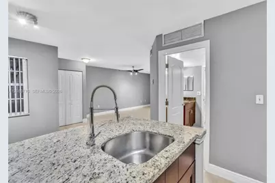 2811 N Oakland Forest Dr #205, Oakland Park, FL 33309 - Photo 15