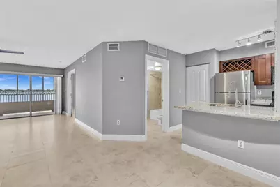 2811 N Oakland Forest Dr #205, Oakland Park, FL 33309 - Photo 1