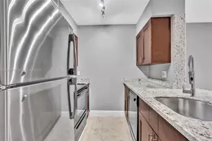 2811 N Oakland Forest Dr, Oakland Park, FL 33309 - Photo 11