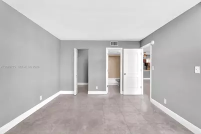 118 Lake Emerald Dr #207, Oakland Park, FL 33309 - Photo 23