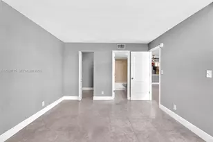 118 Lake Emerald Dr, Oakland Park, FL 33309 - Photo 23