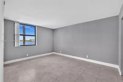 118 Lake Emerald Dr #207, Oakland Park, FL 33309 - Photo 19
