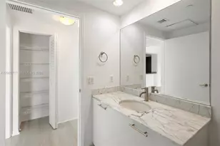 951 Brickell Ave, Miami, FL 33131 - Photo 17