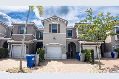 1042 NW 33rd Mnr #1042, Pompano Beach, FL 33064 - Photo 1
