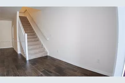 1042 NW 33rd Mnr #1042, Pompano Beach, FL 33064 - Photo 3