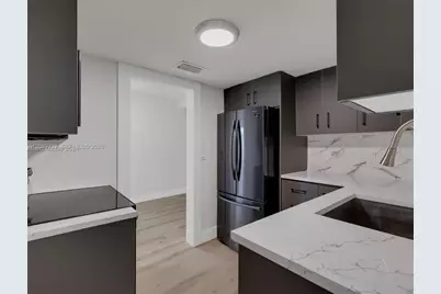 345 NW 44th St, Miami, FL 33127 - Photo 7