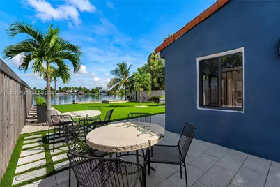 925 Stillwater Dr #., Miami Beach, FL 33141 - Photo 31