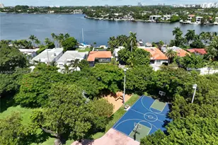 925 Stillwater Dr, Miami Beach, FL 33141 - Photo 43