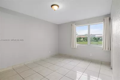 1276 SW 113th Terrace #101, Pembroke Pines, FL 33025 - Photo 5