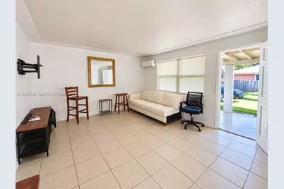 905 NE 5th Ave #2, Homestead, FL 33030 - Photo 3