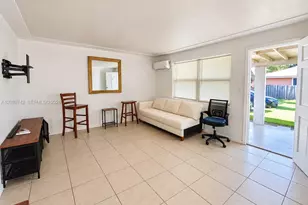 905 NE 5th Ave, Homestead, FL 33030 - Photo 3