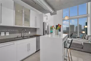 690 SW 1st Ct, Miami, FL 33130 - Photo 3