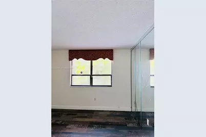 800 NE 199th St #101D, Miami, FL 33179 - Photo 3