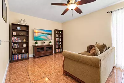 10251 NW 3rd St, Pembroke Pines, FL 33026 - Photo 11