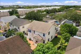 10251 NW 3rd St, Pembroke Pines, FL 33026 - Photo 35