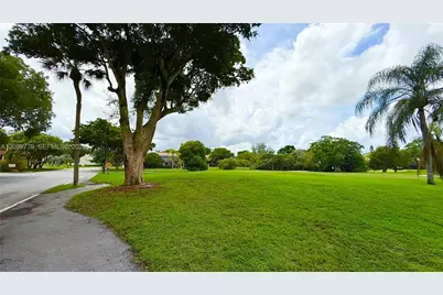 9825 Costa Del Sol Blvd #C105, Doral, FL 33178 - Photo 27
