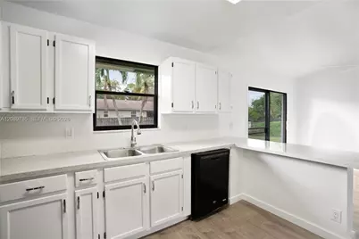 6043 Felter St, Jupiter, FL 33458 - Photo 9