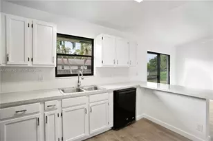 6043 Felter St, Jupiter, FL 33458 - Photo 9