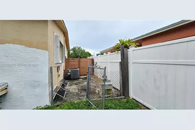 580 W 34th Pl #0, Hialeah, FL 33012 - Photo 25