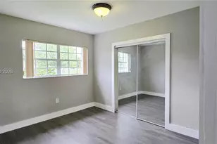 580 W 34th Pl, Hialeah, FL 33012 - Photo 13
