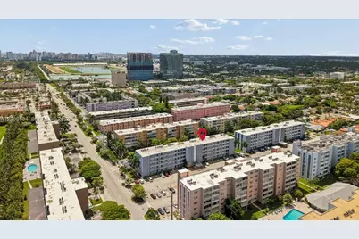 233 NE 14th Ave #2nd floor, Hallandale Beach, FL 33009 - Photo 31