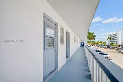 233 NE 14th Ave #2nd floor, Hallandale Beach, FL 33009 - Photo 23