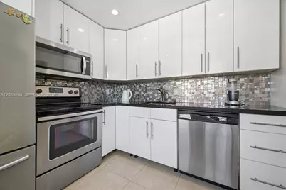 233 NE 14th Ave #2nd floor, Hallandale Beach, FL 33009 - Photo 5