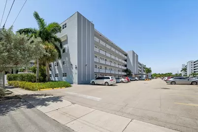 233 NE 14th Ave #2nd floor, Hallandale Beach, FL 33009 - Photo 1