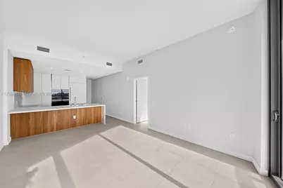 1400 Biscayne Blvd #705, Miami, FL 33132 - Photo 11