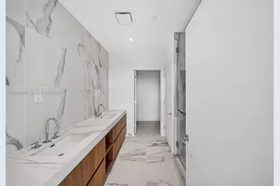 1400 Biscayne Blvd #705, Miami, FL 33132 - Photo 23