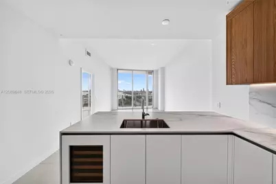 1400 Biscayne Blvd #705, Miami, FL 33132 - Photo 3